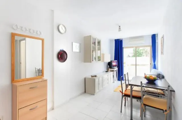 Seaview Apartment At The Beach Pineda de Mar
